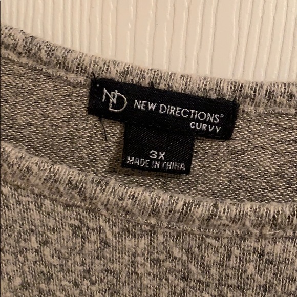 Bell sleeve top - Picture 3 of 4